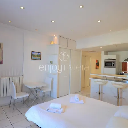 Palais Miramar - White Jardin - 20m