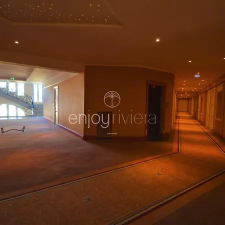 Palais Miramar - White Jardin - 20m * Cannes