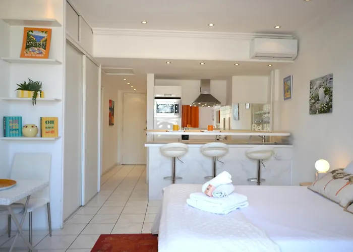 Palais Miramar - White Jardin - 20m Daire *