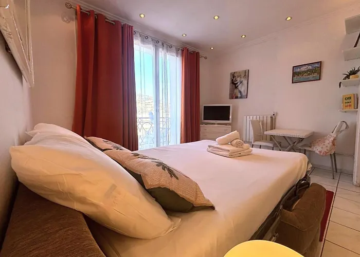 Palais Miramar - White Jardin - 20m Daire *
