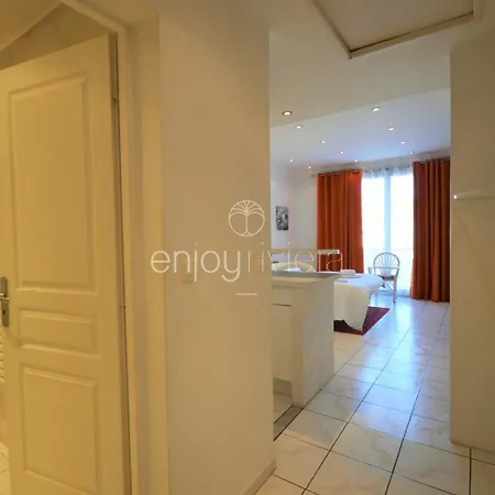 Palais Miramar - White Jardin - 20m *